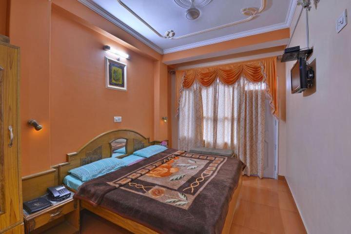 Hotel Ashish Inn Kandaghat Exterior photo