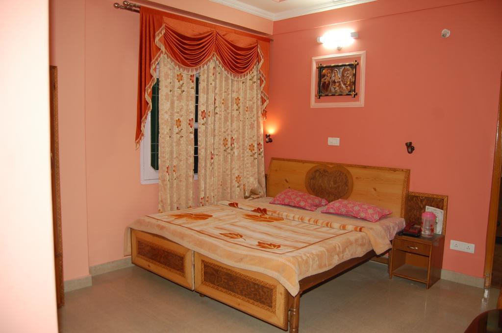 Hotel Ashish Inn Kandaghat Room photo