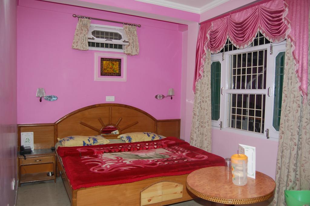 Hotel Ashish Inn Kandaghat Room photo